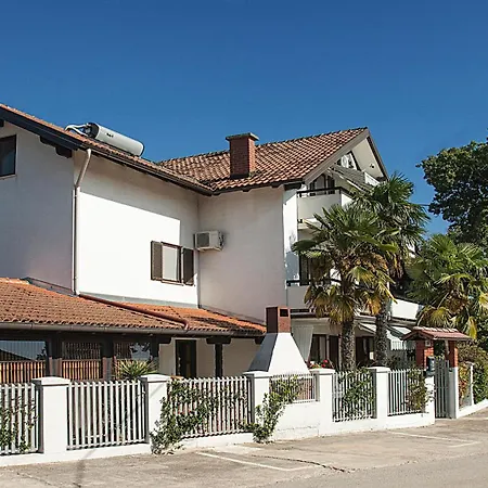 Apartment Paolija App3 Buzinija